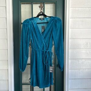 Lulus NWT  Luxe to the Touch Teal Blue Velvet Long Sleeve Wrap Mini Dress Small